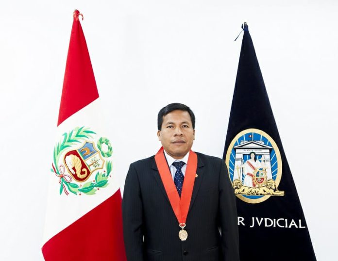 JUEZ