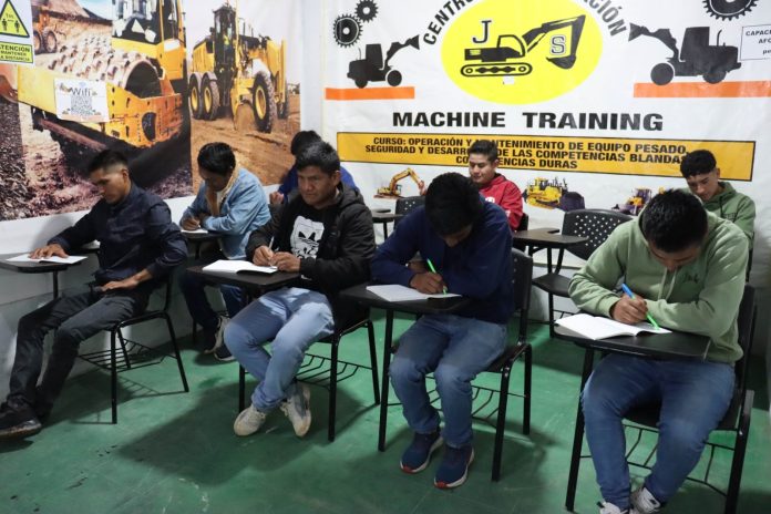 FOTOS. RESIDENTES SON CAPACITADOS (1)