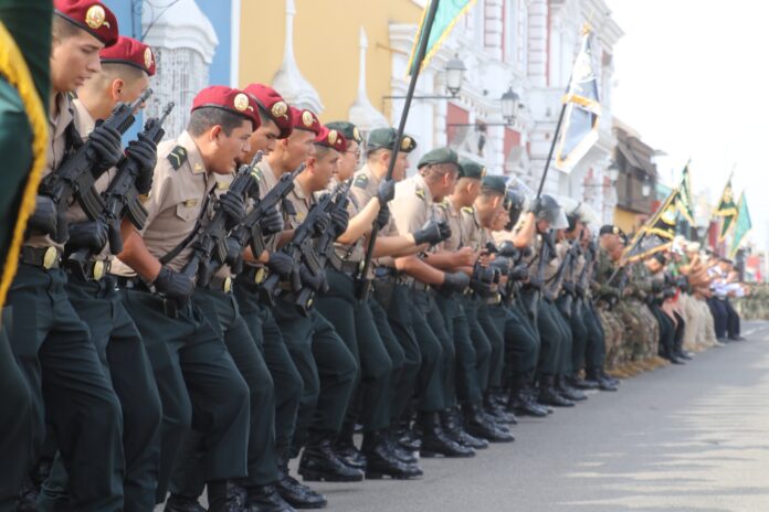 POLICIAS